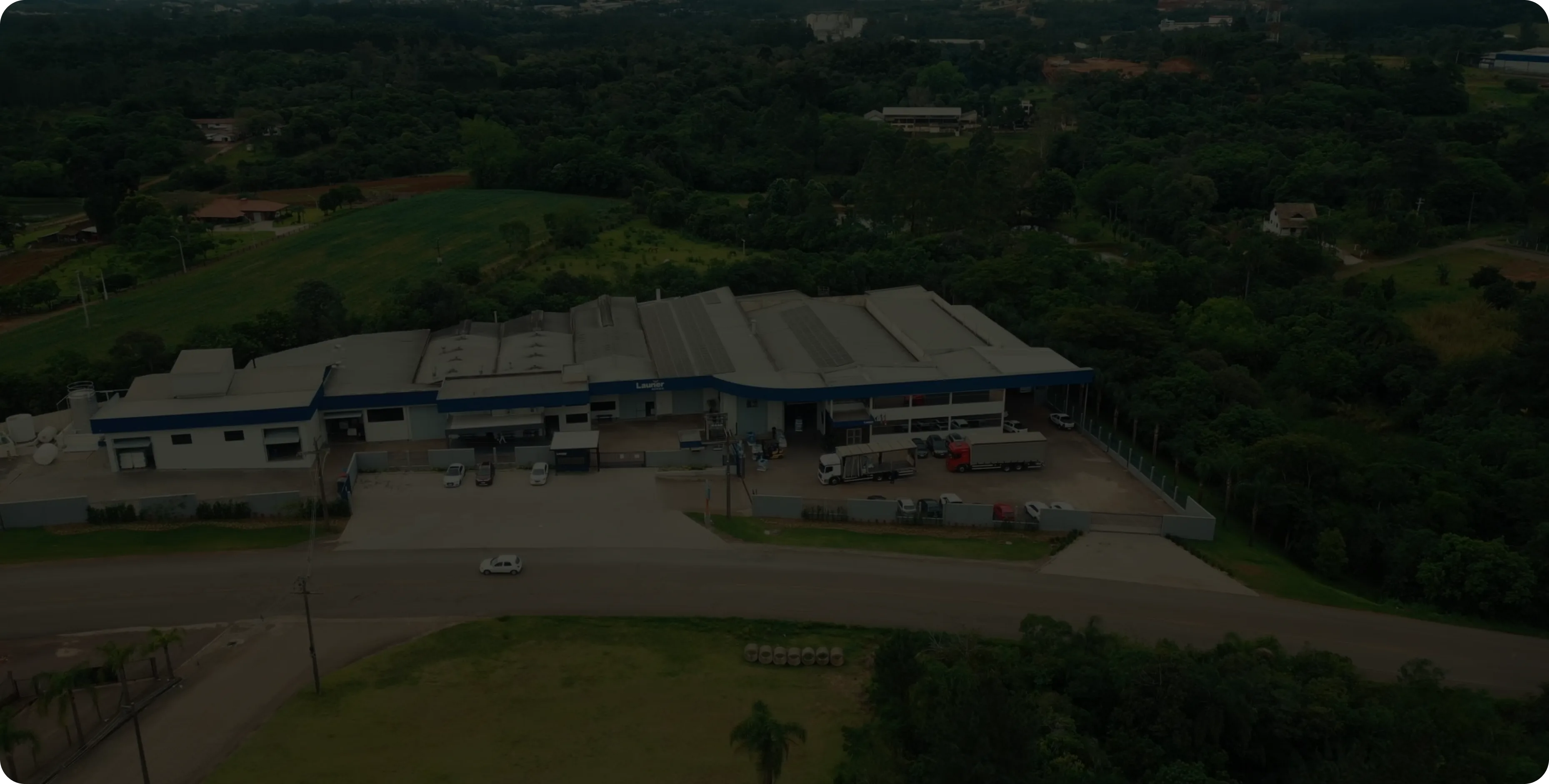 Vista aérea da unidade da Launer Química